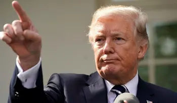 Un juez federal en Hawaii extendió la vigencia del bloqueo al decreto migratorio de Donald Trump