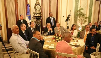 Presidente Medina felicita a los periodistas dominicanos en su día