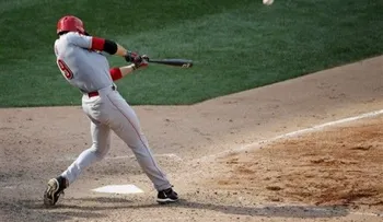 Jonrón de Votto define triunfo de Rojos sobre Cachorros
