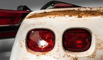 Restauran icónico Corvette casi dos años después de caer en socavón