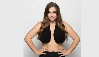 Ta-ta Towel, la toalla para los senos que divide a las mujeres en internet