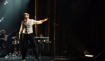  Juan Luis Guerra recibe un apoteósico recibimiento en el Alto Manhattan 