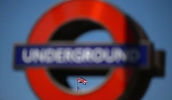 Tres apuñalados en presunto ataque terrorista en el metro de Londres