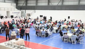 Presidente Abinader se reúne con 155 juntas de vecinos de Salcedo