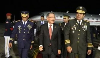 Danilo Medina retorna al país de su viaje a Ecuador