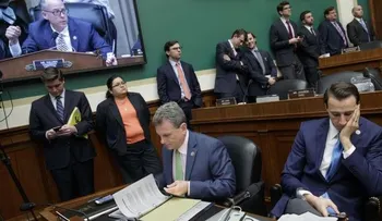 Legisladores de EE.UU. superan las 24 horas debatiendo sobre Obamacare