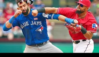 La tremenda trompa a José Bautista que se ha vuelto viral  (VIDEO)