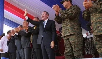 Danilo Medina encabeza desfile por 171 aniversario Batalla 19 de Marzo