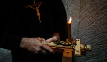 Un cura católico compara a los clérigos pederastas con mujeres adúlteras