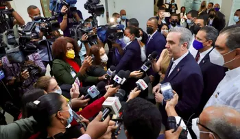 Presidente Abinader: No existe democracia sin información libre y periodistas que ejerzan ese derecho