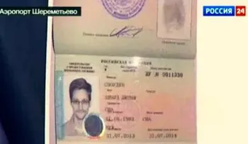 Snowden sale de aeropuerto de Moscú y entra a Rusia