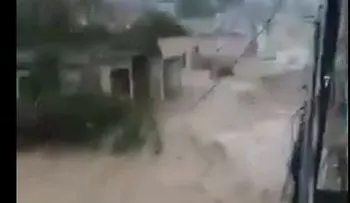 Así se desbordaron varios ríos en Puerto Rico por el huracán María 
