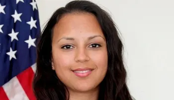 Se llama Betsaida Alcántara, dominicana nombrada por Hillary Clinton en su equipo 