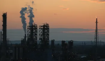 Trump considera prohibir exportaciones de diésel para frenar precios altos, una medida que expertos califican de riesgosa