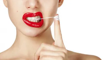 ¡ADVERTENCIA! Estos son los riesgos de masticar chicle