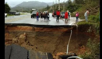 El 95,6% torres de celular fuera de servicio en PR  tras el huracán María