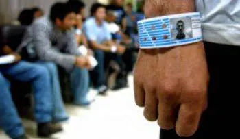 Rescatan a diez indocumentados atrapados en un vagón de tren en EEUU