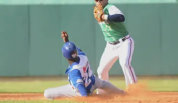 Las Estrellas derrotan 4-0 al Licey 