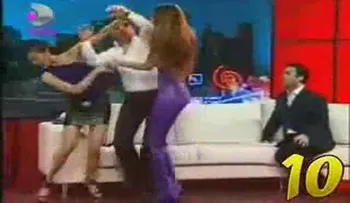 Video: Las 10 mejores peleas de TV en vivo