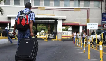 Cientos de colombianos fueron deportados desde Venezuela; cancilleres se reunirán esta semana