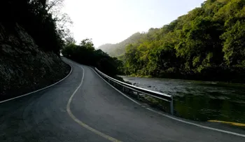 Con una inversión superior a los RD$83 millones, Gobierno entrega carretera y calles asfaltadas de la fronteriza Guayajayuco 