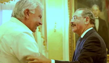 Danilo Medina recibe al ex presidente de España Felipe González
