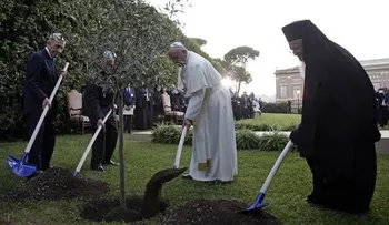 "Sólo se puede comprender la profundidad del mundo con la inteligencia de Dios'', expone el Papa Francisco