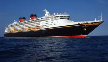 Crucero de Disney recoge a 12 supuestos inmigrantes cubanos en alta mar