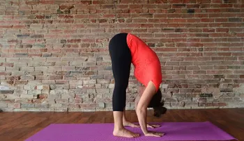 2 sencillas poses de yoga necesitas para balance físico y mental