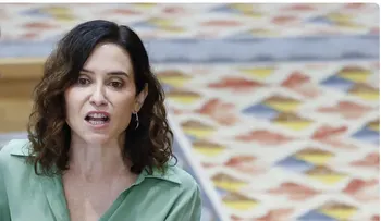 Ayuso rechaza lista de objetores y dice: "Váyanse a otro lado a abortar"