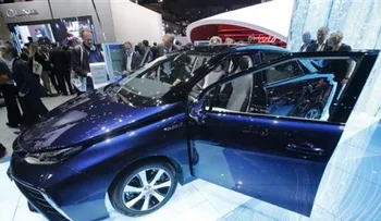 Toyota lanza vehículo que funciona con hidrógeno