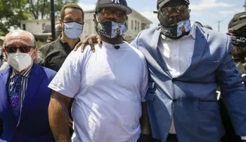 Autopsia ordenada por familia confirma que George Floyd murió por asfixia