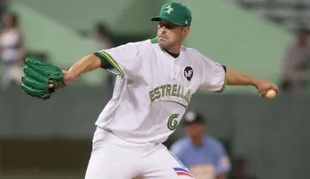 Tyler White  y Evan McLane guían a Estrellas al primer lugar