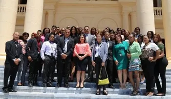 Jóvenes realizan recorrido en instalaciones del Palacio Nacional