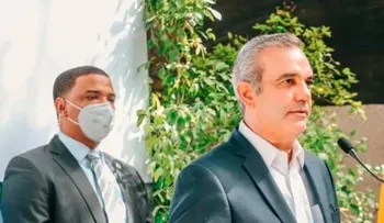Presidente Abinader pone en retiro a tres generales del Ejército y un contralmirante de la Armada