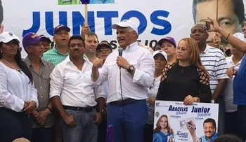 Miguel Vargas y Junior Santos encabezan marcha-caravana en Los Alcarrizos
