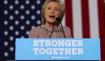 Clinton, a la caza de los milénicos desencantados
