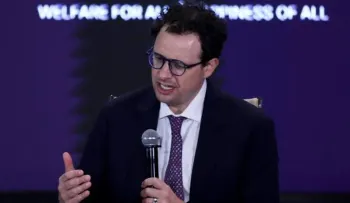 Dario Amodei, CEO de Anthropic, pide desacelerar el desarrollo de la IA por riesgos de ciberseguridad