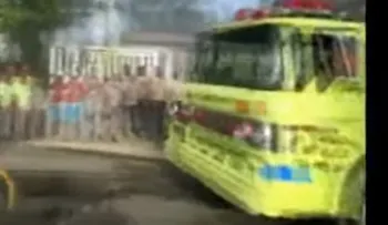 Incendio reduce a cenizas establecimiento comercial en Cotuí
