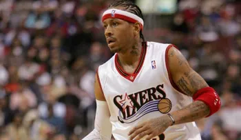 Stephen Curry va tras el récord de Allen Iverson 