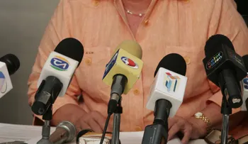 Ministra de SP dice espera sensatez en asamblea con el gremio médico