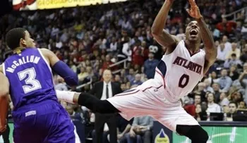 Hawks anotan 130 puntos y aplastan a Kings; Horford aporta 18 en victoria
