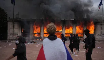 Lecornu denuncia un plan insurreccional de la ultraizquierda tras los disturbios en Francia