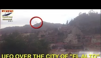 Cazan un ovni sobrevolando montañas en Bolivia