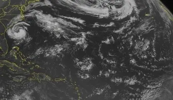 Ana se convierte en tormenta tropical, amenaza las Carolinas 