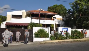 Gobierno cierra consulados en Haití