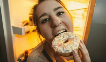 ¿Padeces del síndrome de alimentación nocturna?