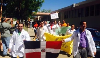 Médicos marchan en Mao y anuncian nuevo paro