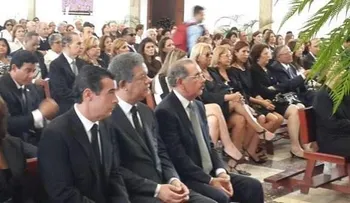 Danilo Medina y Leonel  asisten a misa restos Poppy Bermúdez