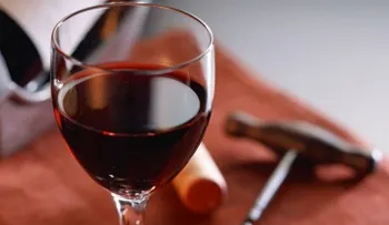 ¿Por qué se produce la sensibilidad al vino tinto?